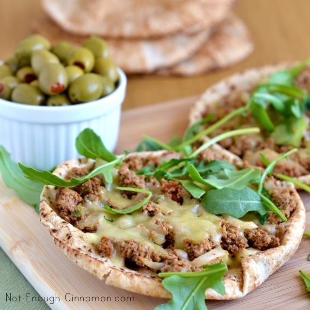 Quick Turkish Pizza with Pita Bread1