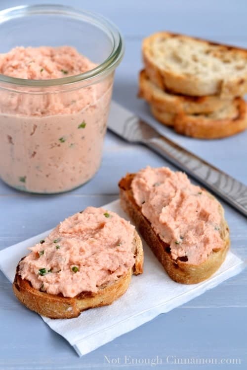 Skinny Salmon Rillettes (aka salmon spread) - www.notenoughcinnamon.com