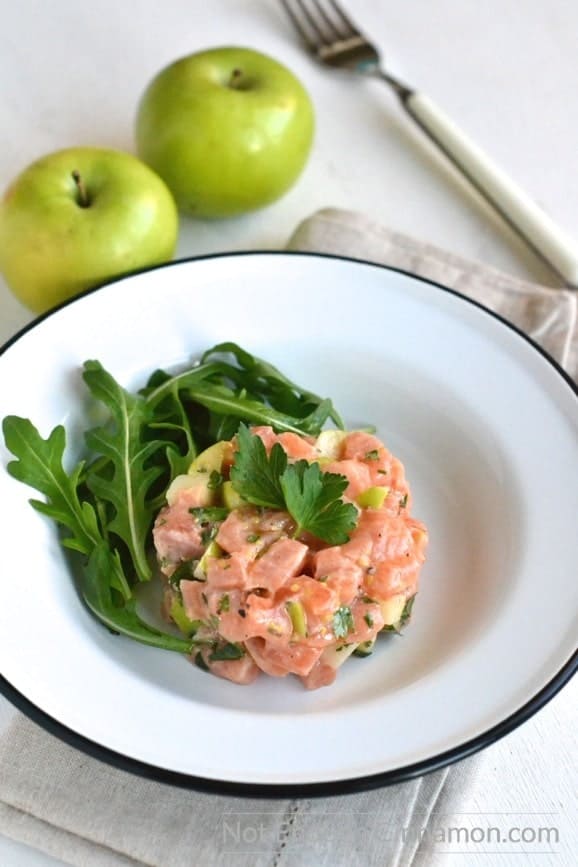 Salmon and Green Apple Tartare - a delicious appetizer recipe made with raw salmon and granny smith apple #glutenfree